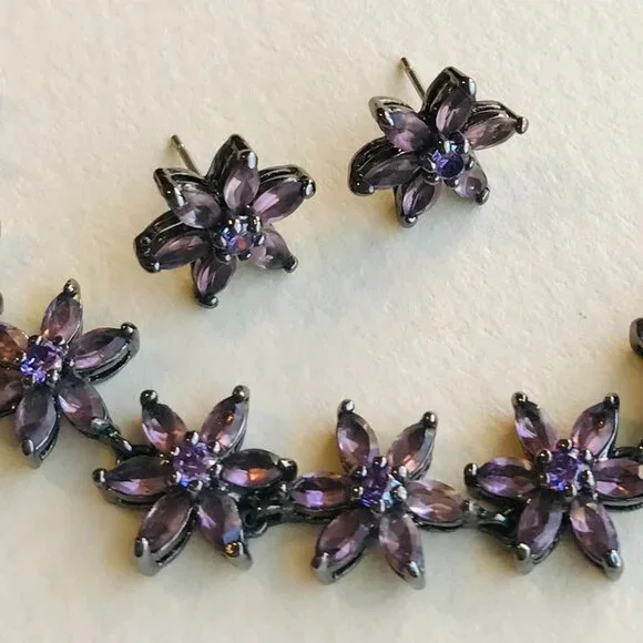 Vintage Dark Silver Necklace & Earrings Set w/ Faux Amethyst Flowers - Picture 4 of 5